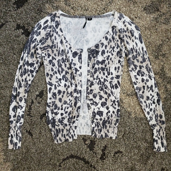 guess leopard sweater